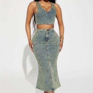 Fashion Nova “A Classic Denim Skirt Set” – Vintage Wash, Size M